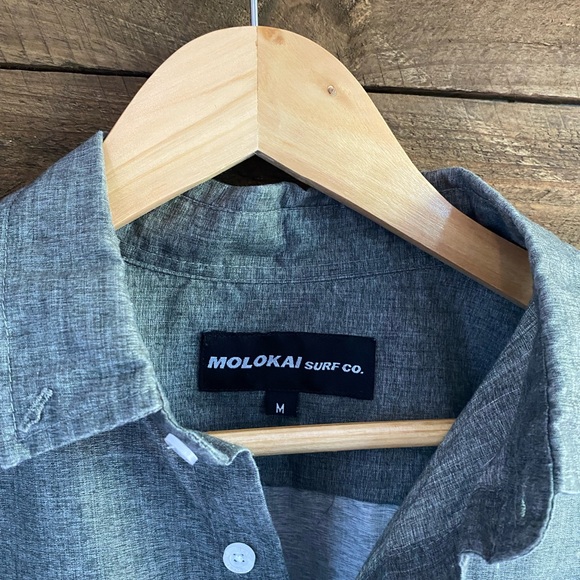 MOLOKAI SURF CO.  Men button up shirt short sleeves size M - Picture 3 of 8